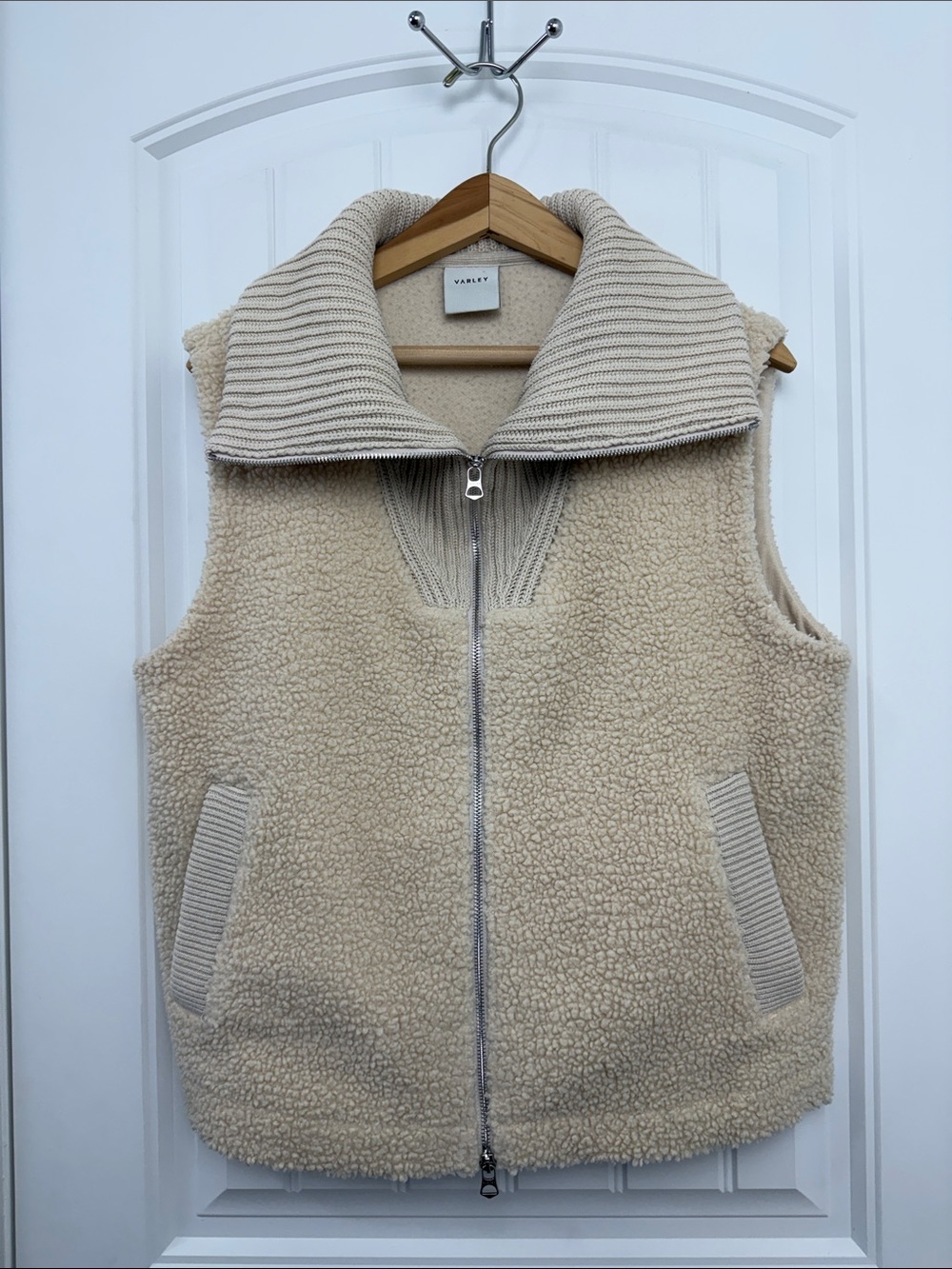 Varley Women’s Aspen Gilet Vest in Egret Color Size Medium
